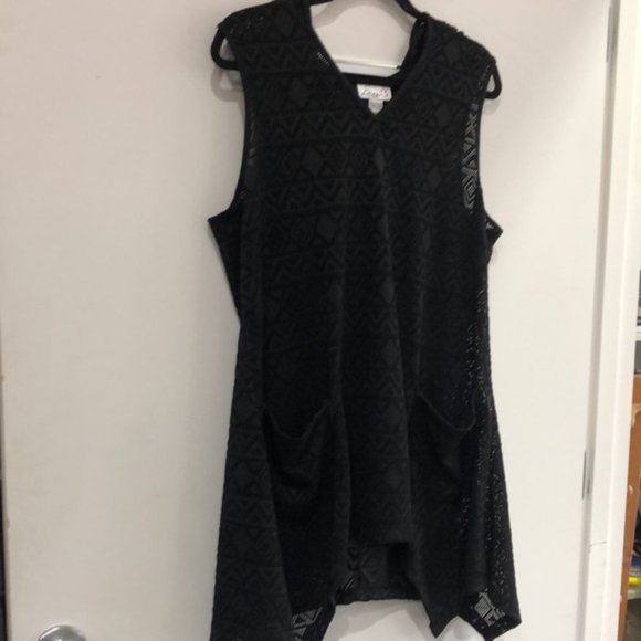 Emma G Black Woven Hooded Cover Up Diamonds and Triangles Poly Woman’s L… - Picture 6 of 6